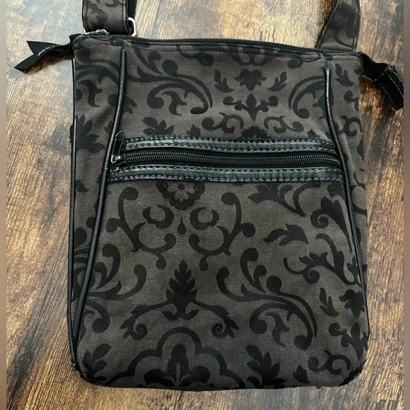 Thirty One | ladies crossbody handbag. - Picture 2 of 16